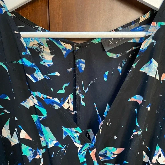 EUC ASTR the Label Geometric Cold Shoulder Romper (Size:L) - Picture 9 of 16